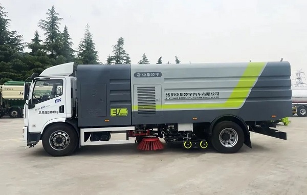 凌宇純電動(dòng)洗掃車的特點(diǎn)詳解！出色在哪？