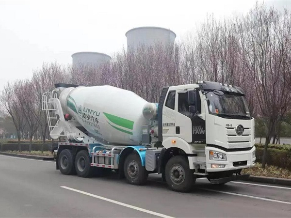 【重卡新聞】8月份重卡市場(chǎng)銷量僅5.6萬輛大降57%，“金九”會(huì)變“銅九”嗎？